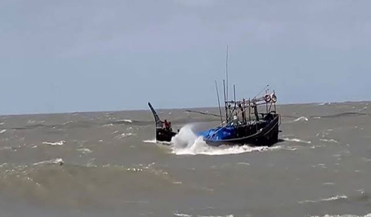 বঙ্গোপসাগরে মাছ ধরার ট্রলারে ডাকাতি