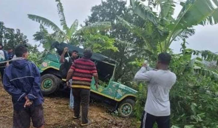 সাজেকে চাঁদের গাড়ি নিয়ন্ত্রণ হারিয়ে আহত ৫