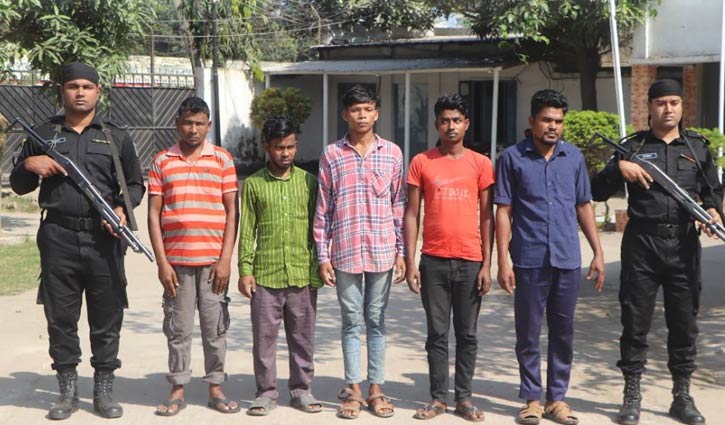 সাভারে অটোরিকশা চালককে হত্যা, গ্রেপ্তার ৫