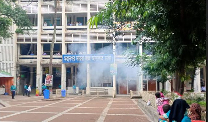 রাজধানীতে আদালতের সামনে ককটেল বিস্ফোরণ