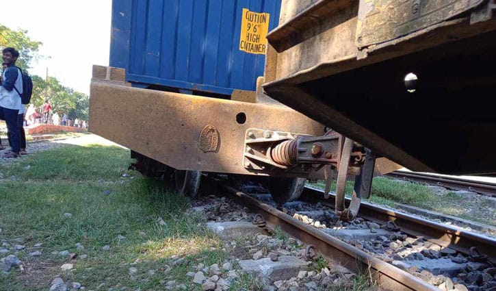 Train service with Brahmanbaria resumes after 14 hrs