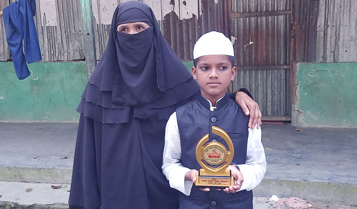 ‘বাবার কথা মনে হলে খেলাধুলায় মন বসে না, শুধু পড়ি’