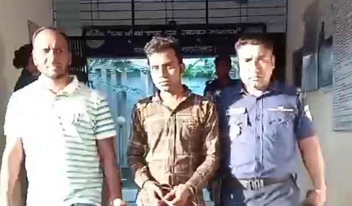 লালমনিরহাটে নকল সিগারেটসহ যুবক আটক