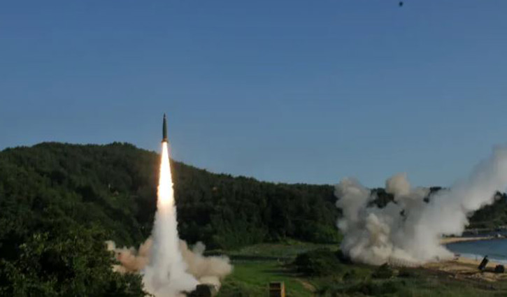 ইউক্রেনে ব্যালিস্টিক ক্ষেপণাস্ত্র পাঠানোর প্রস্তুতি নিচ্ছে যুক্তরাষ্ট্র