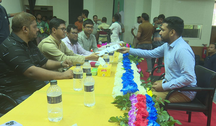 রংপুরে ৪ ঘণ্টায় চাকরি মিলল ১ হাজার যুবকের