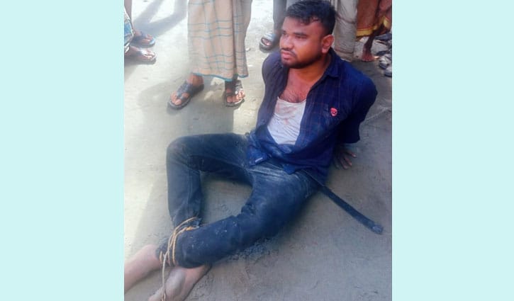 প্রবাসীর স্ত্রীর অশ্লীল ভিডিও ধারণ করে ব্ল্যাকমেইল, অভিযুক্ত পিটুনি