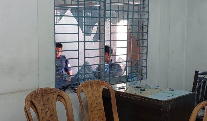 ঝালকাঠি বিএনপির সদস্য সচিবের চেম্বার ভাঙচুর