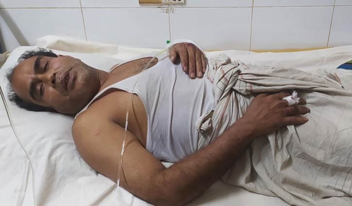 দুর্বৃত্তদের হামলায় যুবলীগ নেতা আহত, গ্রেপ্তার ১