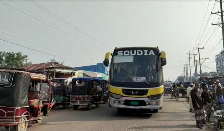 পটুয়াখালীতে হরতালের প্রভাব নেই, গণপরিবহন চলছে