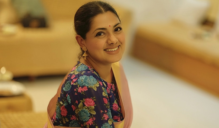 দেশে ফিরেই মুগ্ধ তিশা