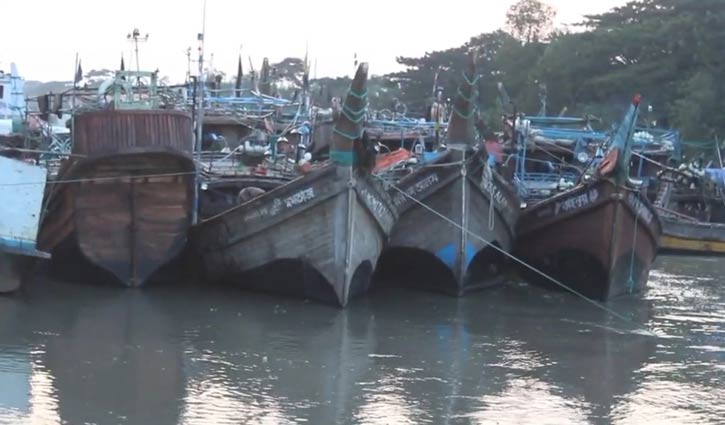 মধ্যরাত থেকে ইলিশ ধরায় ২২ দিনের নিষেধাজ্ঞা