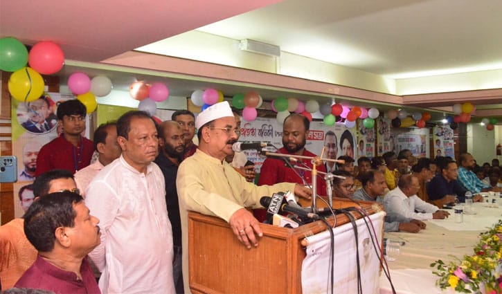 খালেদা জিয়ার কিছু হলে প্রধানমন্ত্রীর বেঁচে থাকা কঠিন হয়ে যাবে: গয়েশ্বর 
