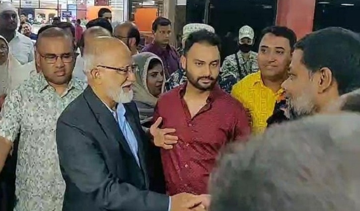 চিকিৎসা শেষে দেশে ফিরলেন ড. খন্দকার মোশাররফ