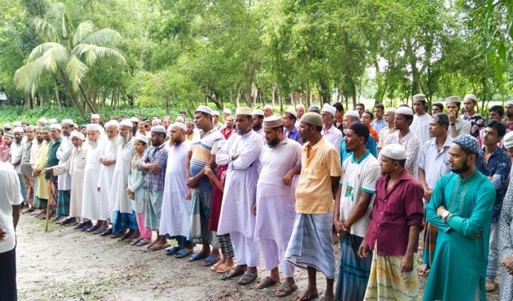 বিদ্যুৎস্পৃষ্টে নিহত একই পরিবারের ৩ জনের দাফন ঝালকাঠিতে সম্পন্ন