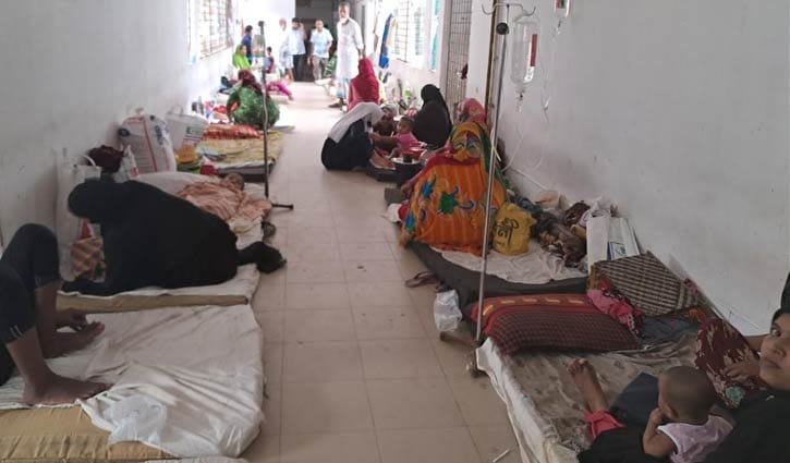 শয্যার চেয়ে ৫ গুণ বেশি রোগী লক্ষ্মীপুর সদর হাসপাতালে