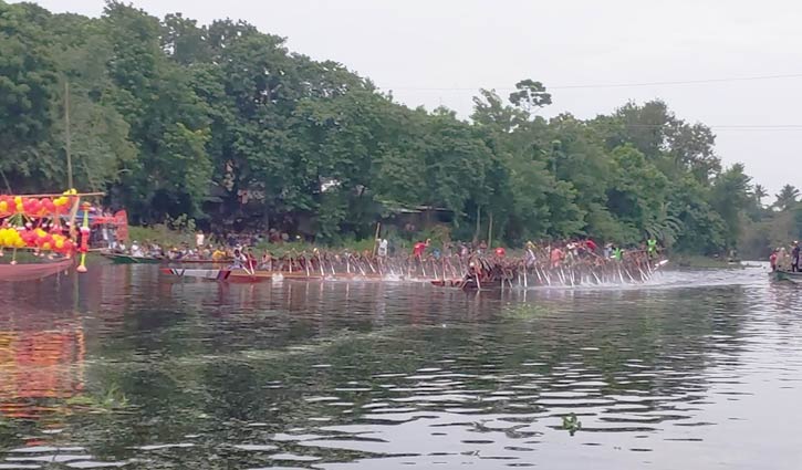 আটঘরিয়ায় শেষ হলো ১০ দিনব্যাপী নৌকা বাইচ প্রতিযোগিতা