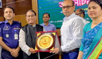 টাঙ্গাইলে শ্রেষ্ঠ পৌর মেয়র সিরাজুল হক 