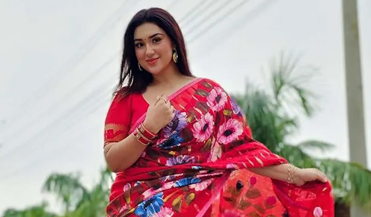 বোরকা পরে শপিং করবেন অপু বিশ্বাস