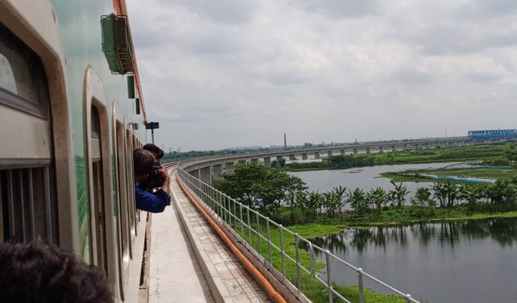 Train crosses Padma Bridge