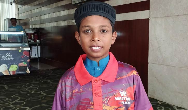 Walton Plaza fulfills Jonayed’s dream to board plane