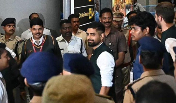 Pakistan cricket team warmly welcomed in India