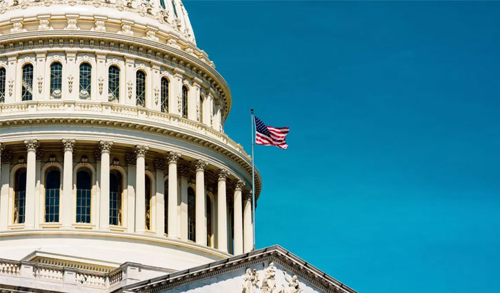 US avoids government shutdown in last-minute deal