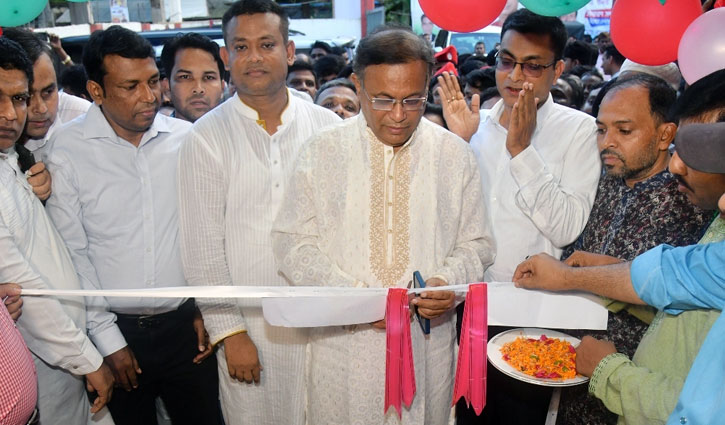 আমার নীতি, কাউকে খালি হাতে ফেরাই না : তথ্যমন্ত্রী