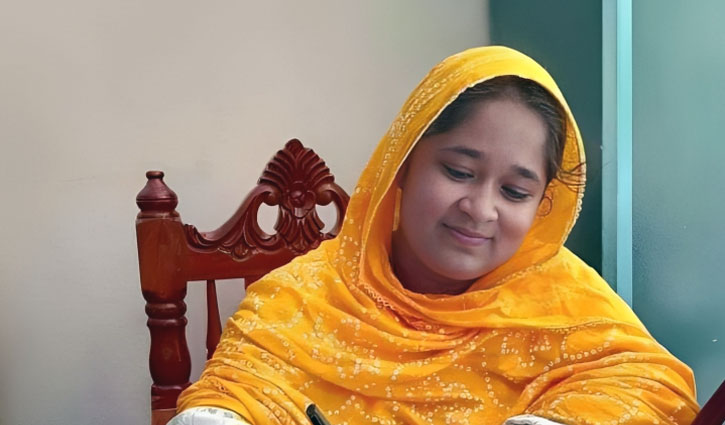 মোটরসাইকেল থেকে পড়ে প্রাণ গেল শিক্ষা কর্মকর্তার