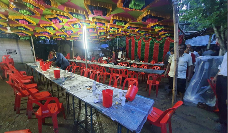 পাবনায় বিয়ে বাড়িতে ভাঙচুর, ৫ মোটরসাইকেলসহ আটক ৩