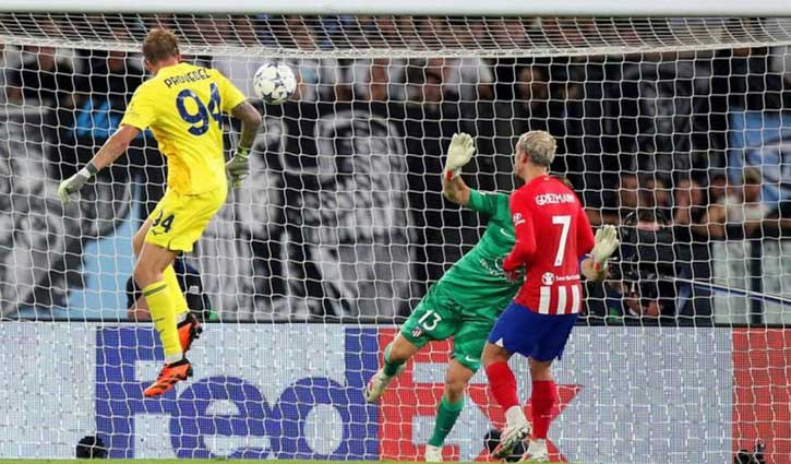 গোলরক্ষকের গোলে রক্ষা পেল লাৎসিও