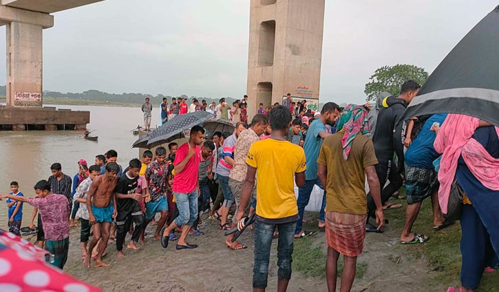 সন্তানকে বাঁচাতে নদে ঝাঁপ: নিখোঁজ মায়ের মরদেহ উদ্ধার