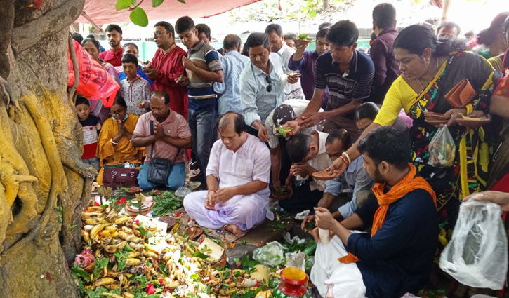 সাতক্ষীরায় সনাতন ধর্মাবলম্বীদের মনসা ও বিশ্বকর্মা পূজা অনুষ্ঠিত