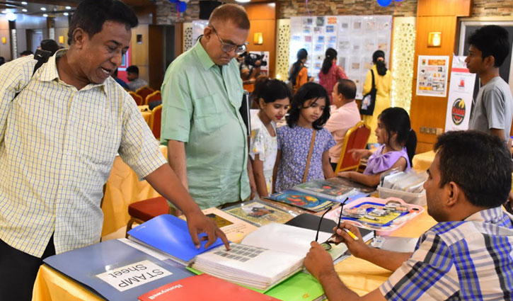 রাজশাহীতে দুষ্প্রাপ্য ডাকটিকিটের প্রদর্শনী