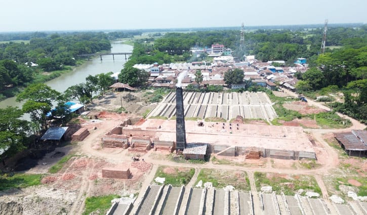 শিক্ষা প্রতিষ্ঠানের পাশে অবৈধ ইটভাটা আবার চালু