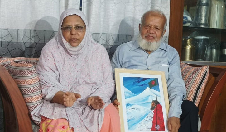 ‘চিকিৎসক বাবরের নেশা ছিল ভ্রমণ’ জানালেন মা