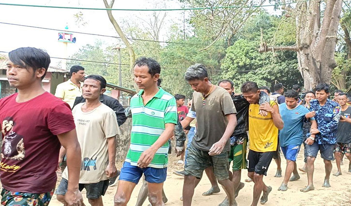 13 Myanmar border guards enter Bangladesh