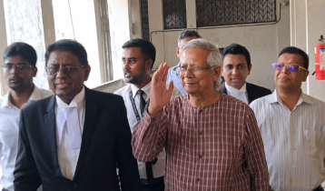 Dr Yunus gets bail in embezzlement case