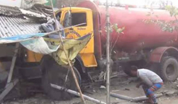 2 killed as tank lorry ploughs thru’ tea stall in Dinajpur