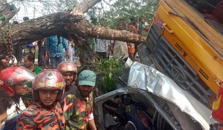 Death toll from Jhalakathi road crash rises to 15, truck driver held
