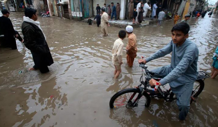 Heavy rain kills over 100 in Pakistan, Afghanistan 