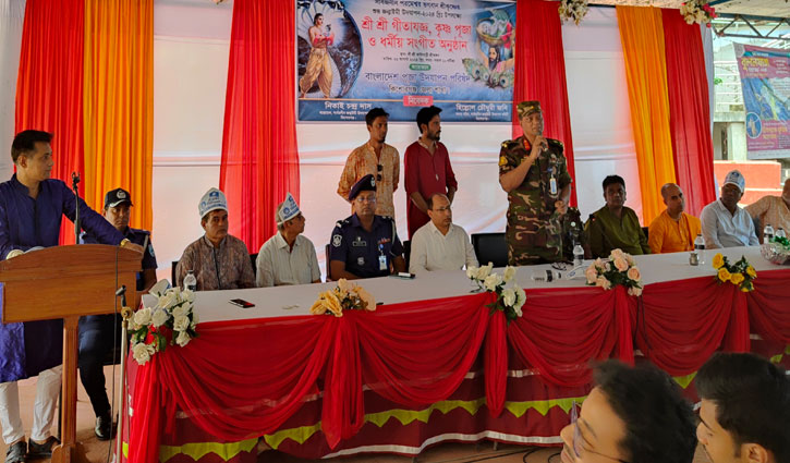 বন্যার্তদের পাশে থাকার প্রত্যয়ে কিশোরগঞ্জে জন্মাষ্টমী পালন