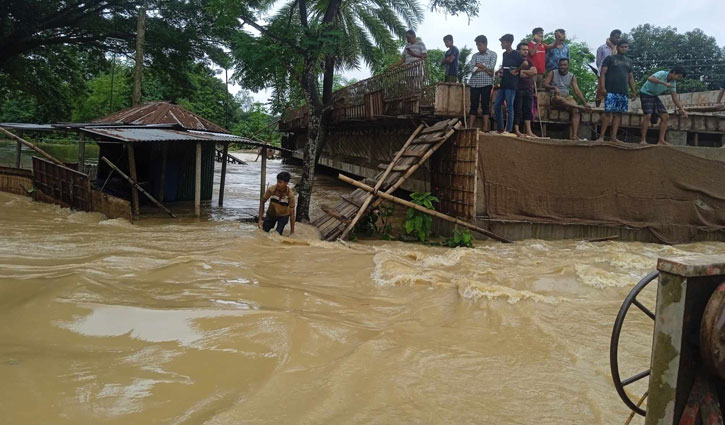 আখাউড়ায় ৩৫ গ্রাম প্লাবিত, ১৫ মে. টন চাল বরাদ্দ