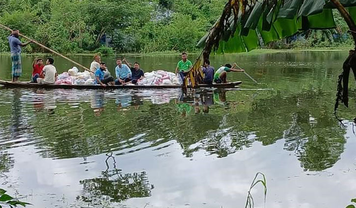 নোয়াখালীতে বন্যার উন্নতি, বাড়ছে দুর্ভোগ ও সংকট