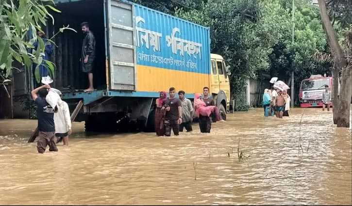 কুমিল্লায় পানিতে ডুবছে নতুন নতুন এলাকা