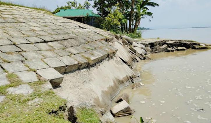 কুড়িগ্রামে স্পার বাঁধে ধস, ভাঙনের শঙ্কা