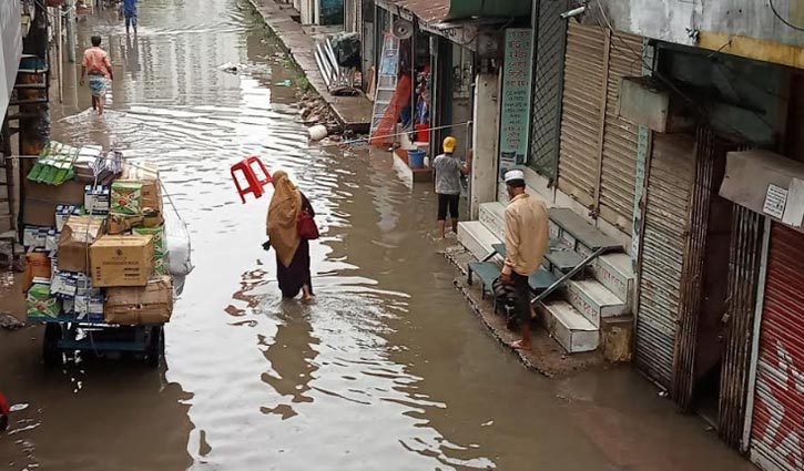 নোয়াখালীতে বন্যা পরিস্থিতির অবনতি