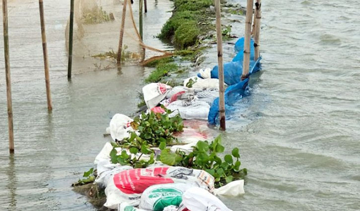 বন্যার তথ্য সংগ্রহে কন্ট্রোল রুম, ছুটি বাতিল