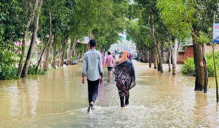 বন্যা: ফেনীতে ১৭ জনের মৃত্যু