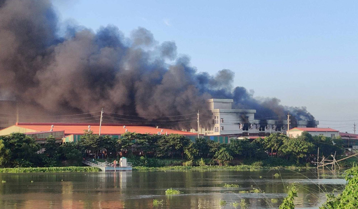 আরএফএল গ্রুপের কারখানায় আগুন, নিয়ন্ত্রণে ৭ ইউনিট 