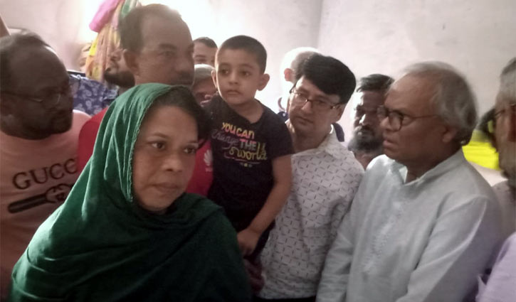 শেখ হাসিনার জীবনে পালানো ছাড়া বীরত্বের কিছু দেখিনি : রিজভী 